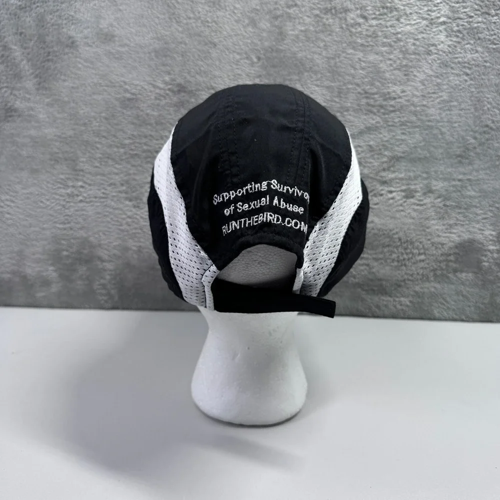 Racetrackers The Bashful Ostrich 5K Running Hat Cap Black White Lightweight Mens